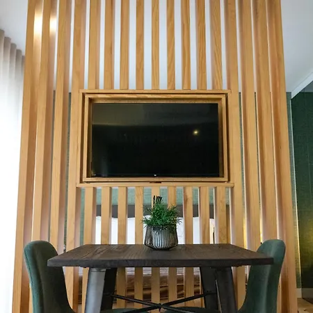 The Beautiful Ones *