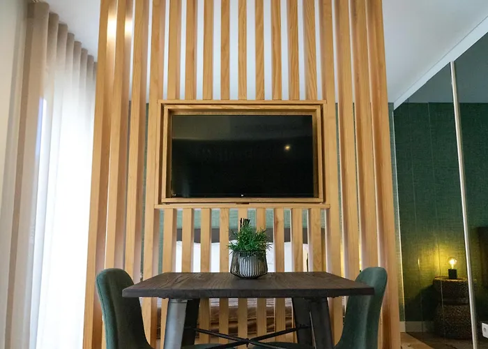 The Beautiful Ones *